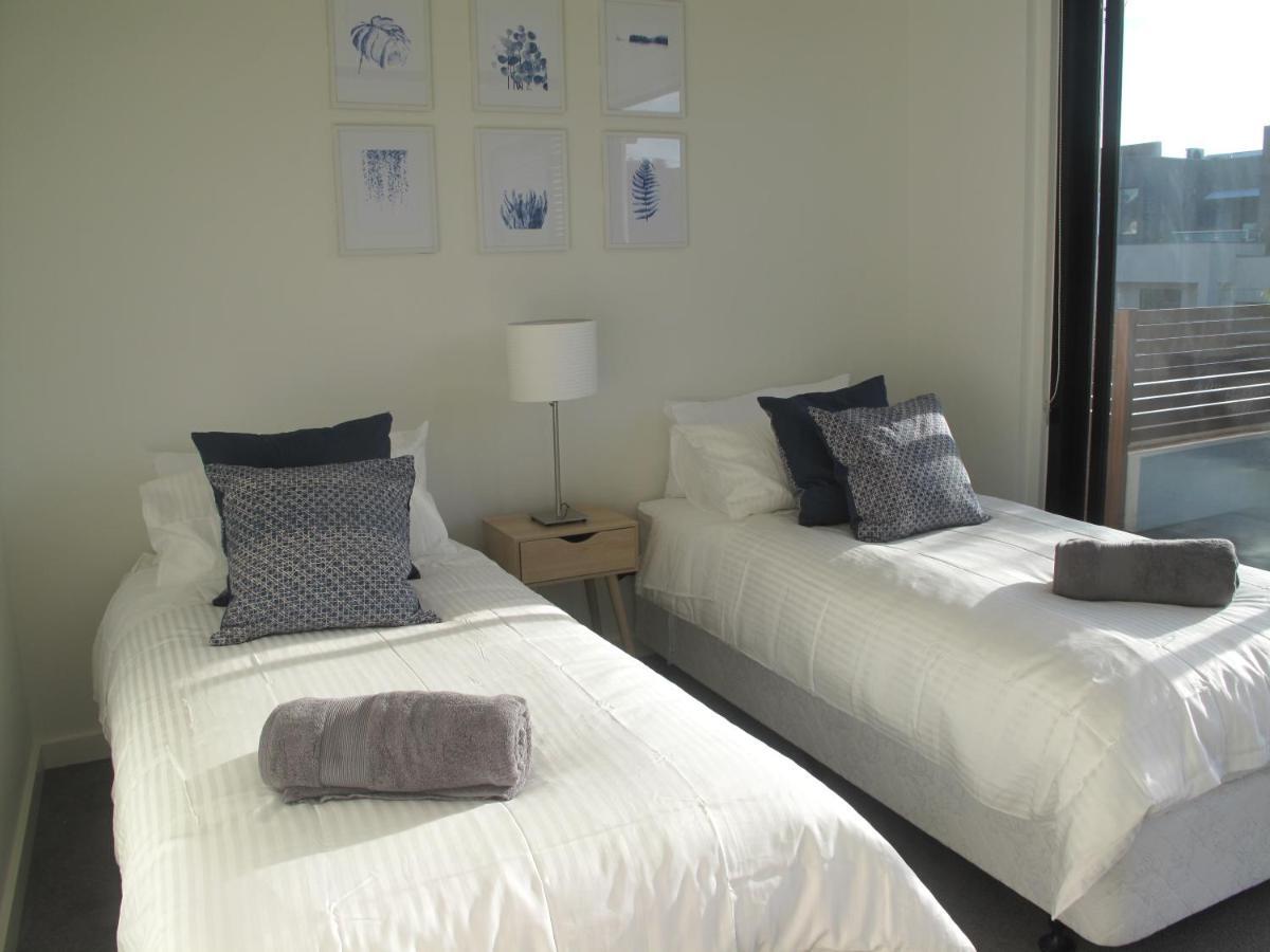 Modern 3 Bedroom Apt With Free Parking, Netflix, Wifi & Welcome Wine By Bnb Pro Melbourne Exterior photo