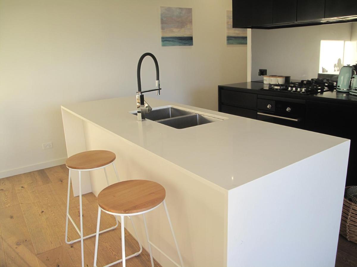 Modern 3 Bedroom Apt With Free Parking, Netflix, Wifi & Welcome Wine By Bnb Pro Melbourne Exterior photo