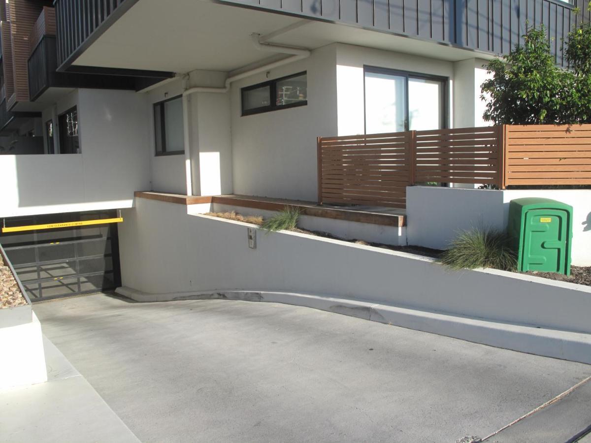 Modern 3 Bedroom Apt With Free Parking, Netflix, Wifi & Welcome Wine By Bnb Pro Melbourne Exterior photo